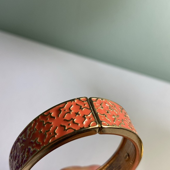 Avon Lacy Hinged Bangle - Picture 7 of 10